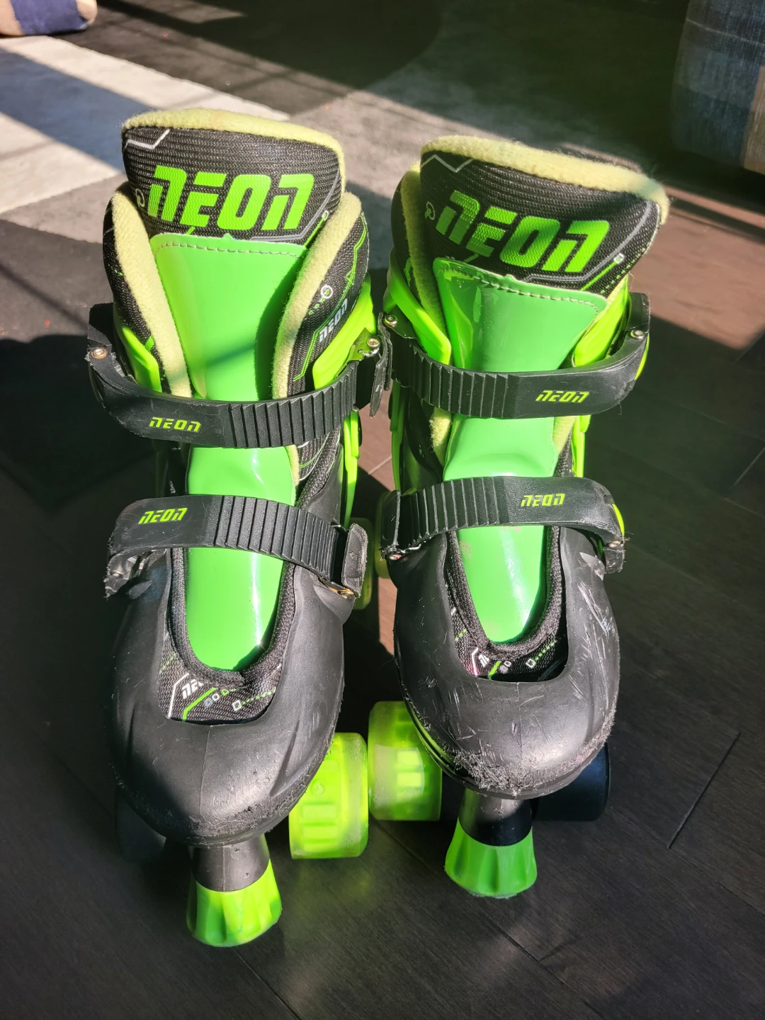 Neon Roller Skates - photo 3