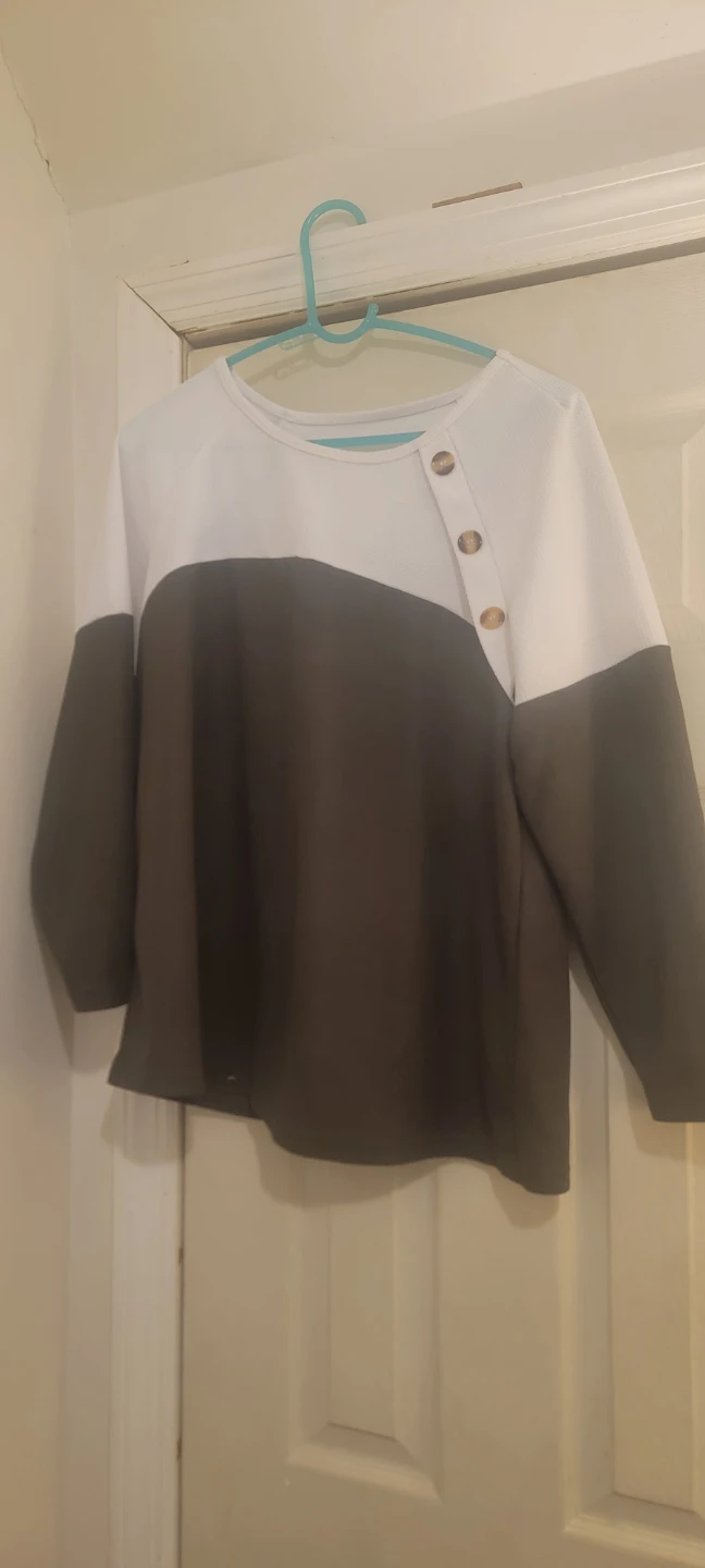 Colorblock Long Sleeve Top with Buttons - photo 2