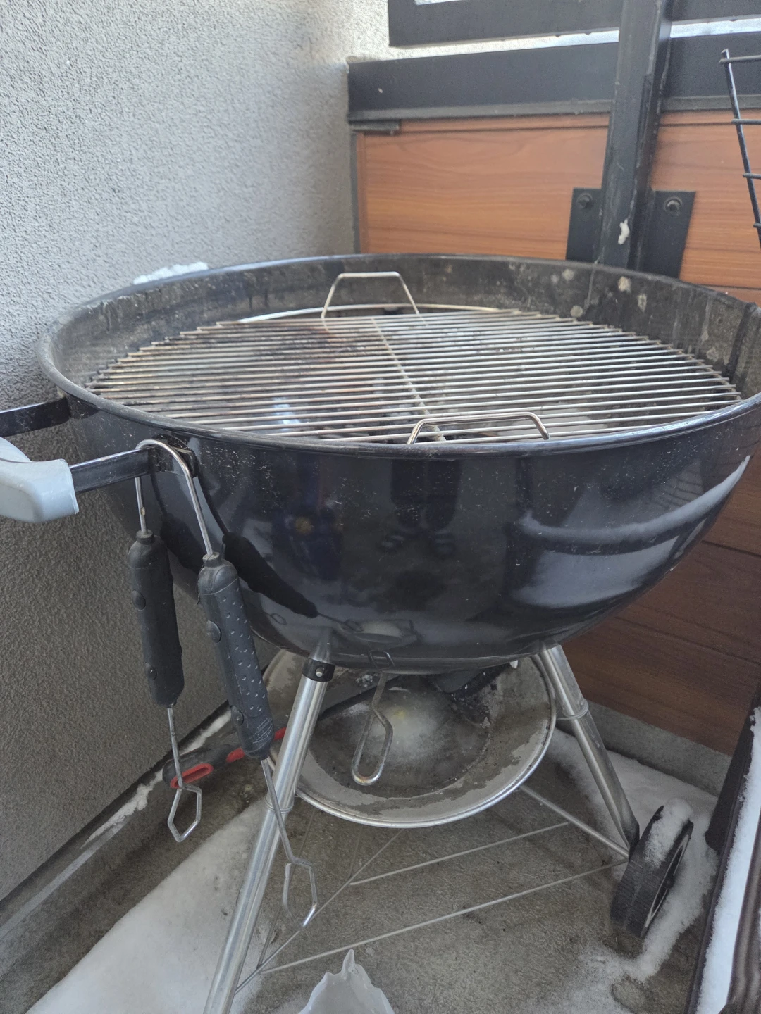 Weber Kettle Charcoal Grill - photo 2