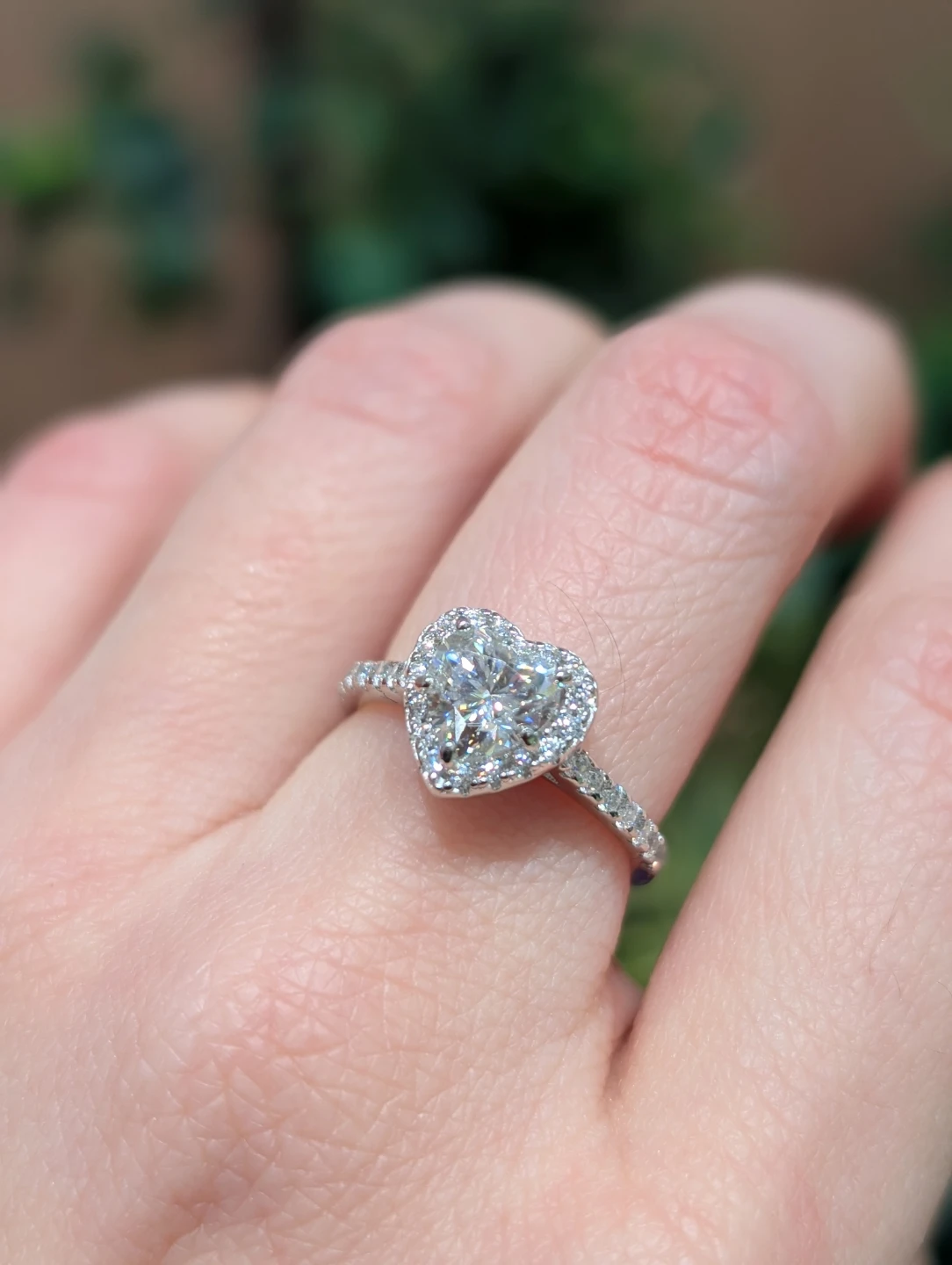 1ct heart-shaped moissanite halo ring - size 6
