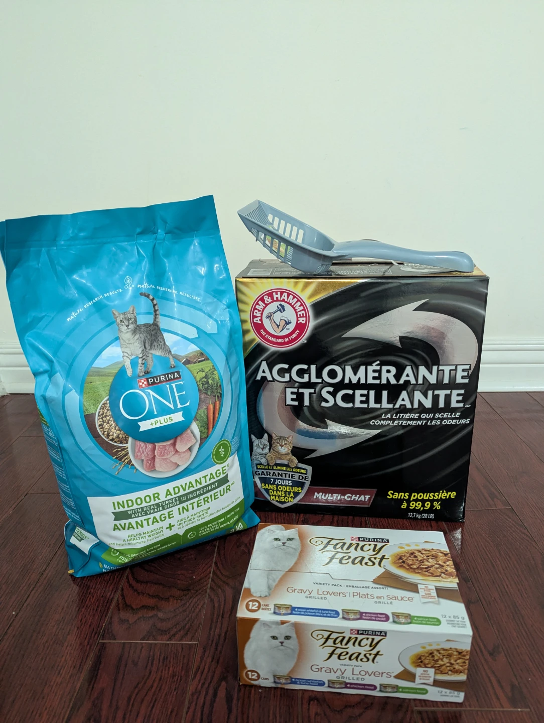 Brand new, unopened cat supplies - no longer needed.