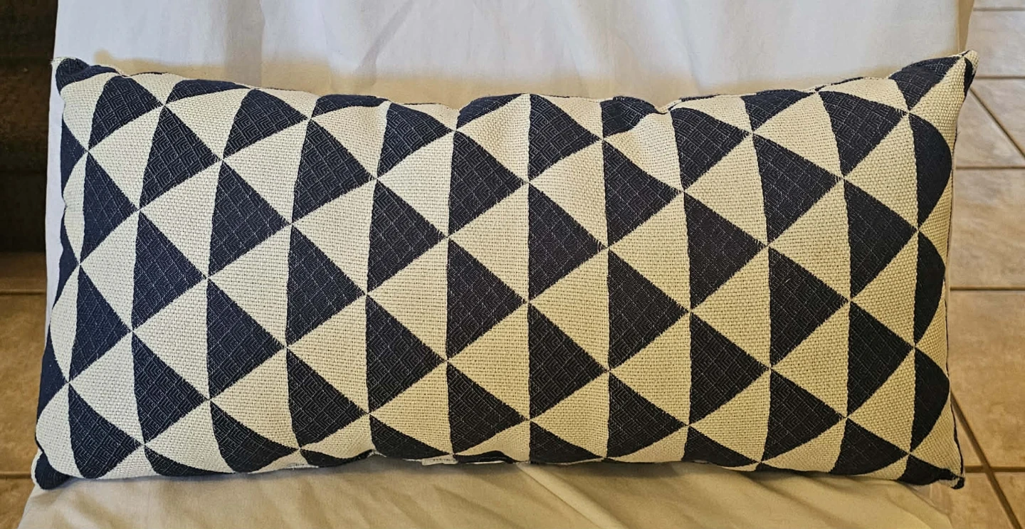 2 Blue and White Indoor/Outdoor Rectangle Decorative Pillows - photo 5