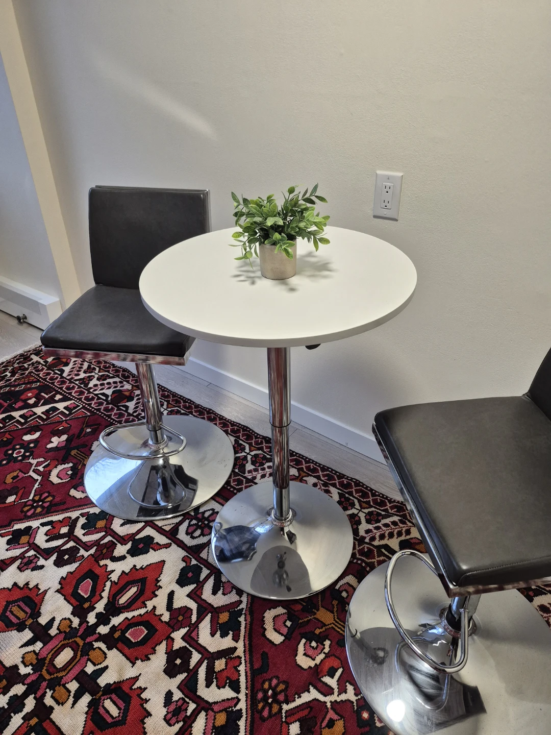 Sleek Adjustable Height Round Bistro Table - photo 4