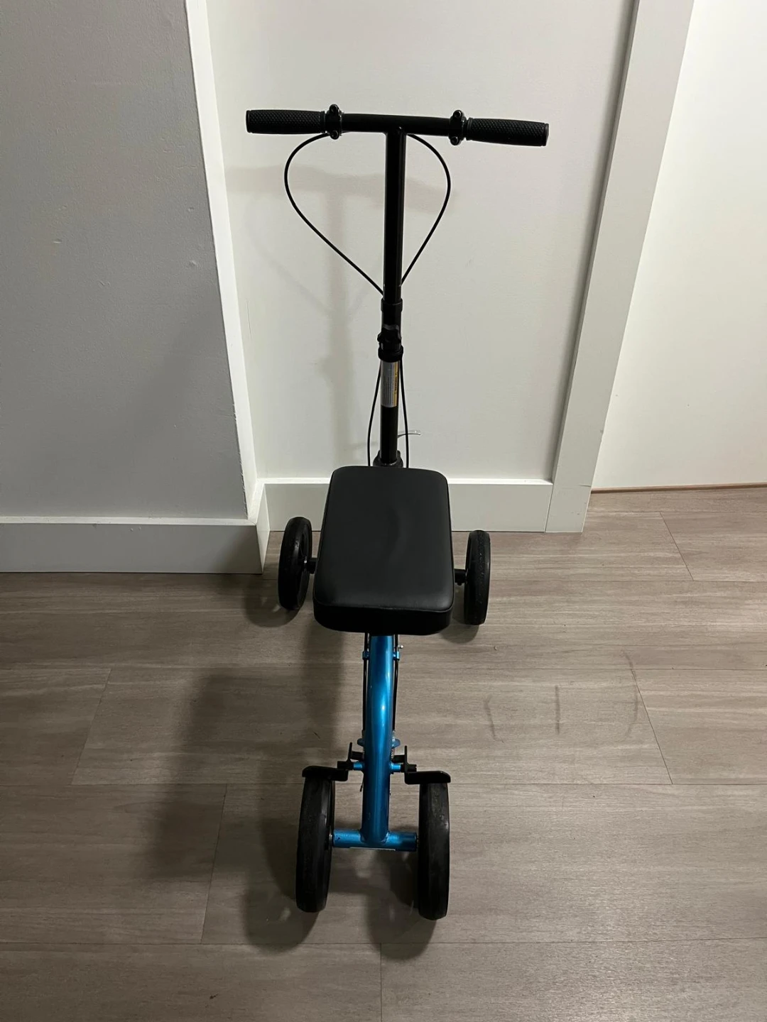 Knee Rover Steerable Knee Scooter - photo 2