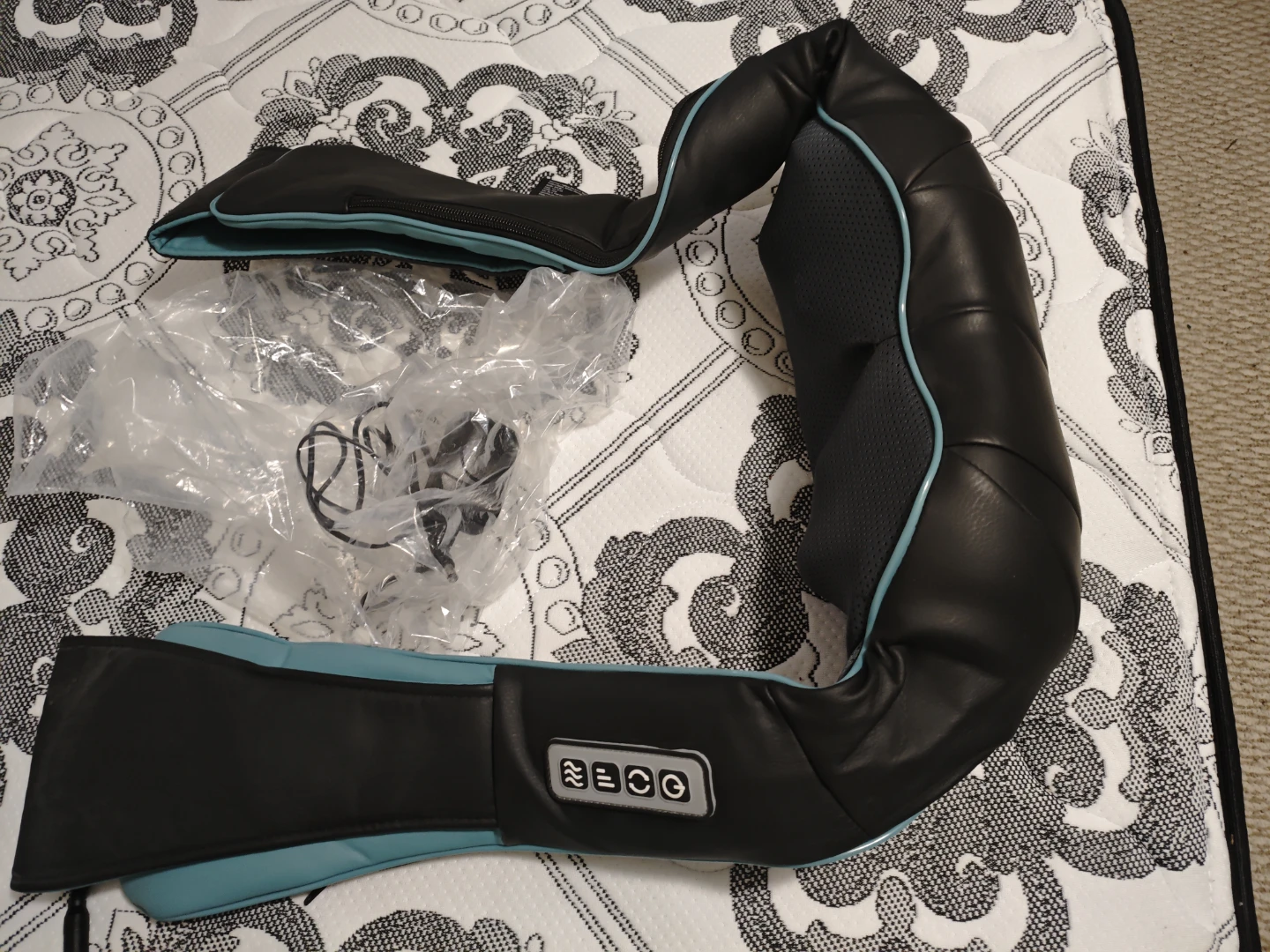 MOCUISHe Shiatsu Back Shoulder and Neck Massager with Heat - photo 2