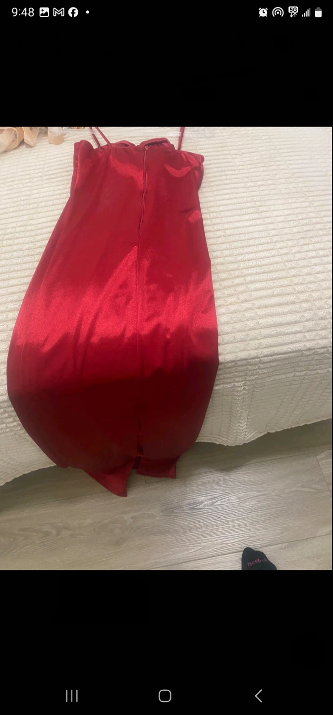 Red Satin Dress (size M) used only one hour for party, like new - photo 4