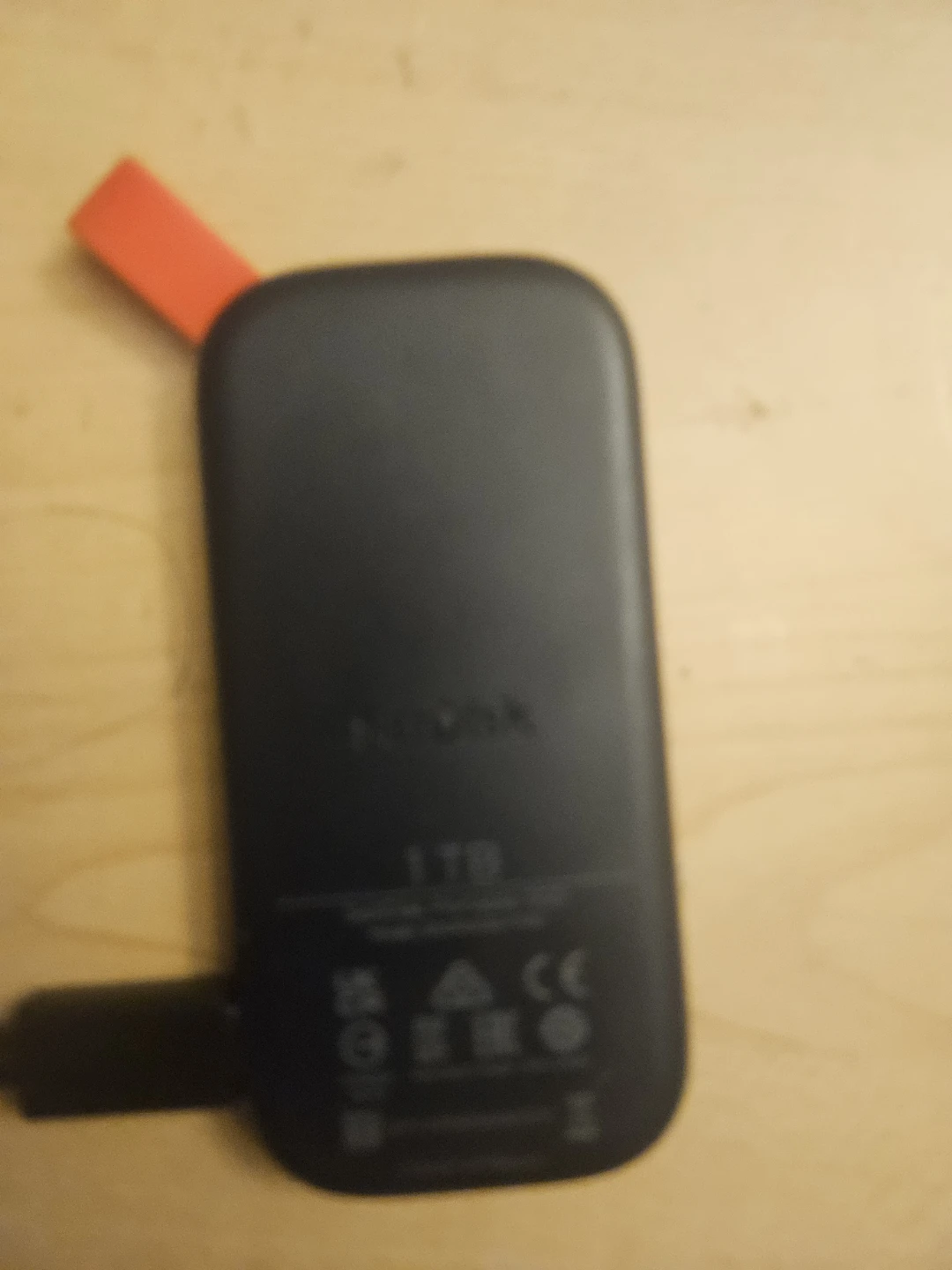 SanDisk 1TB Extreme Portable SSD - photo 3