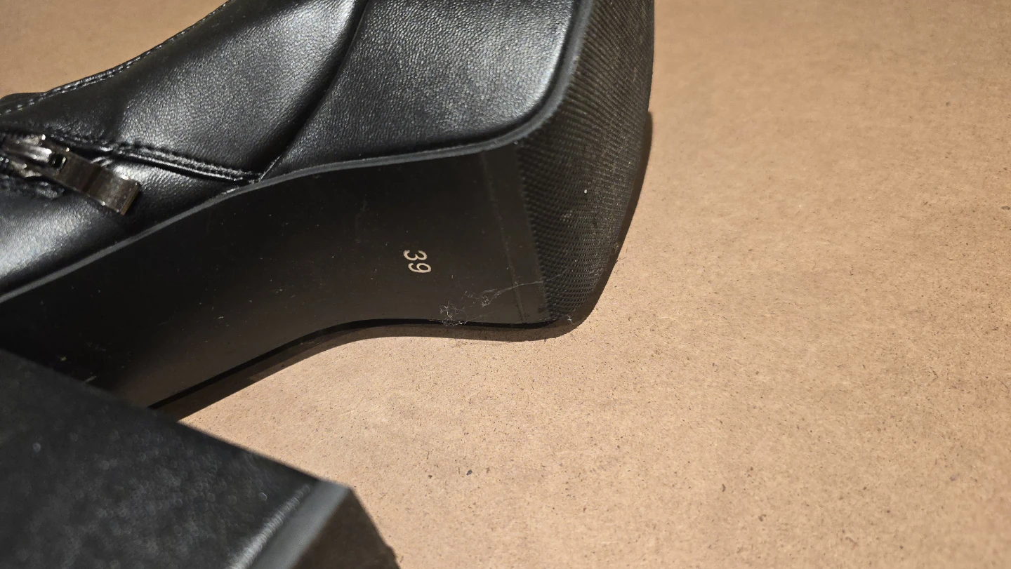 Black Platform Knee-High Boots Size 39 - photo 3