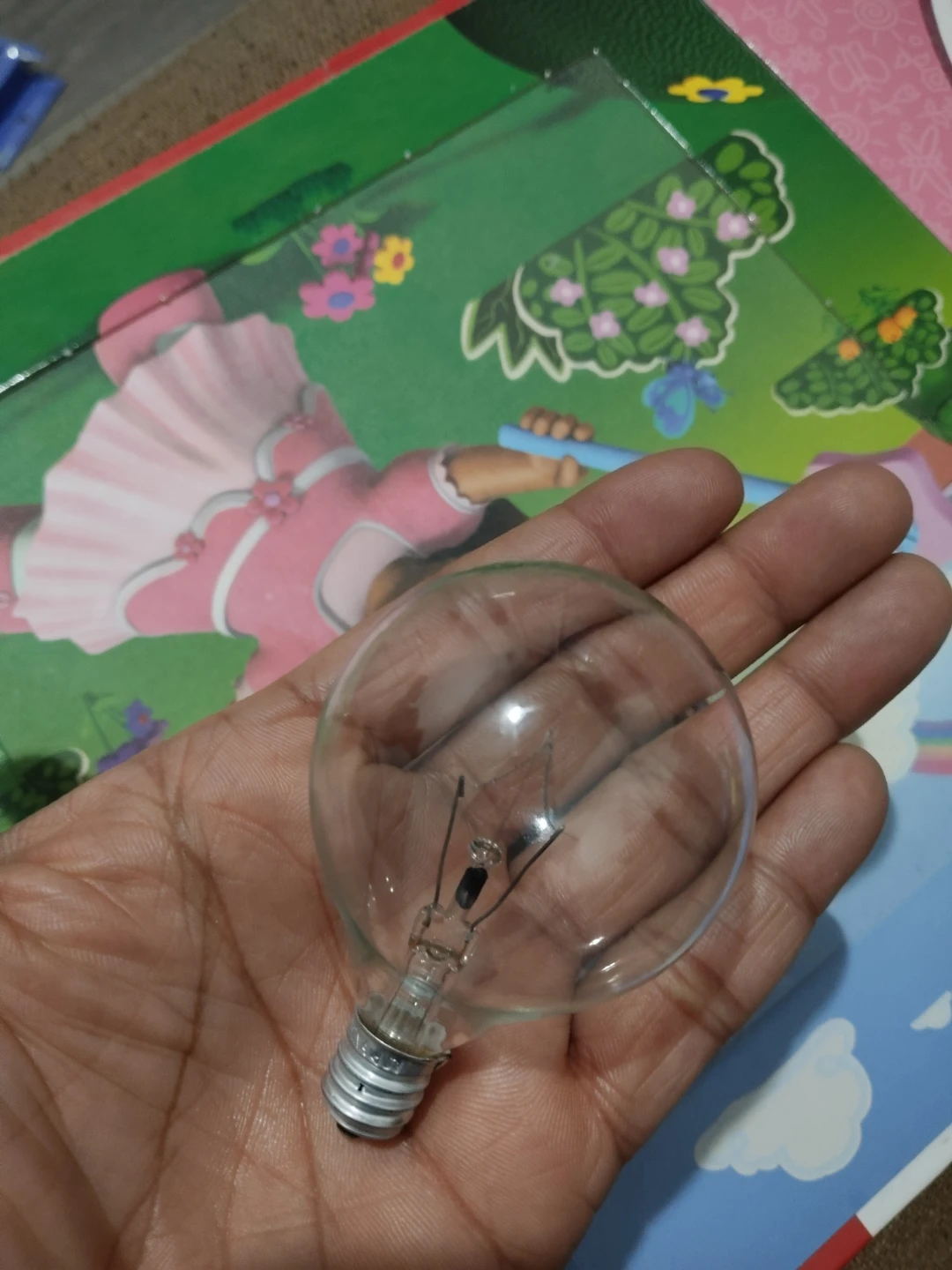 Clear Globe Light Bulb 40 watts quantity '4'