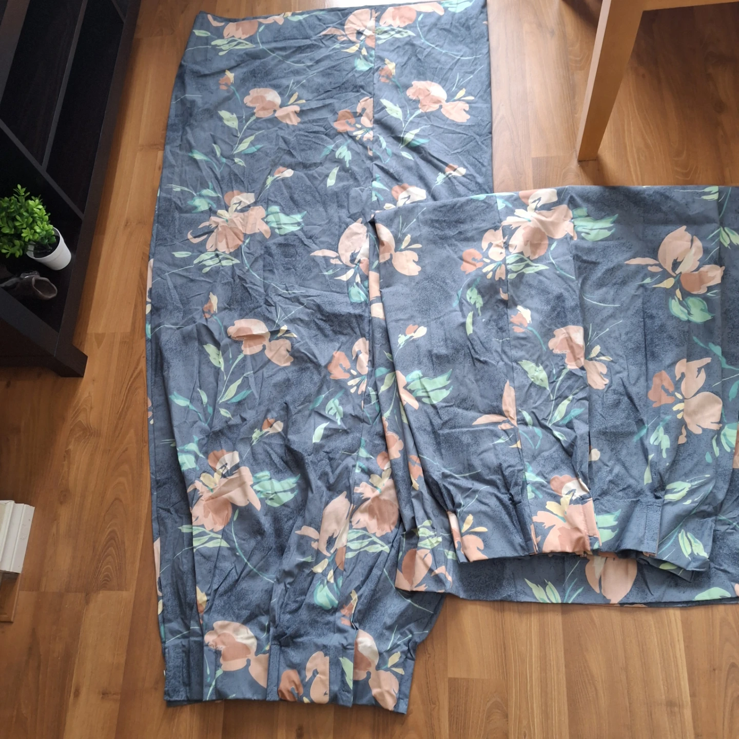 *HARD TO FIND SIZES* Curtains each set $12 - photo 3