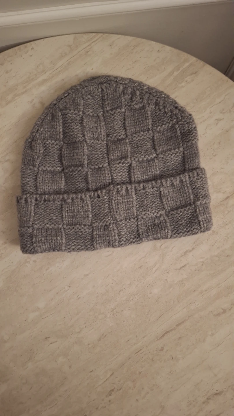 Louis Vuitton Grey damier beanie - photo 2