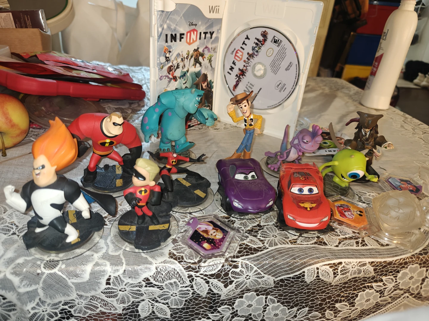Disney Infinity Starter Pack for Wii U with Figures and Toy Box