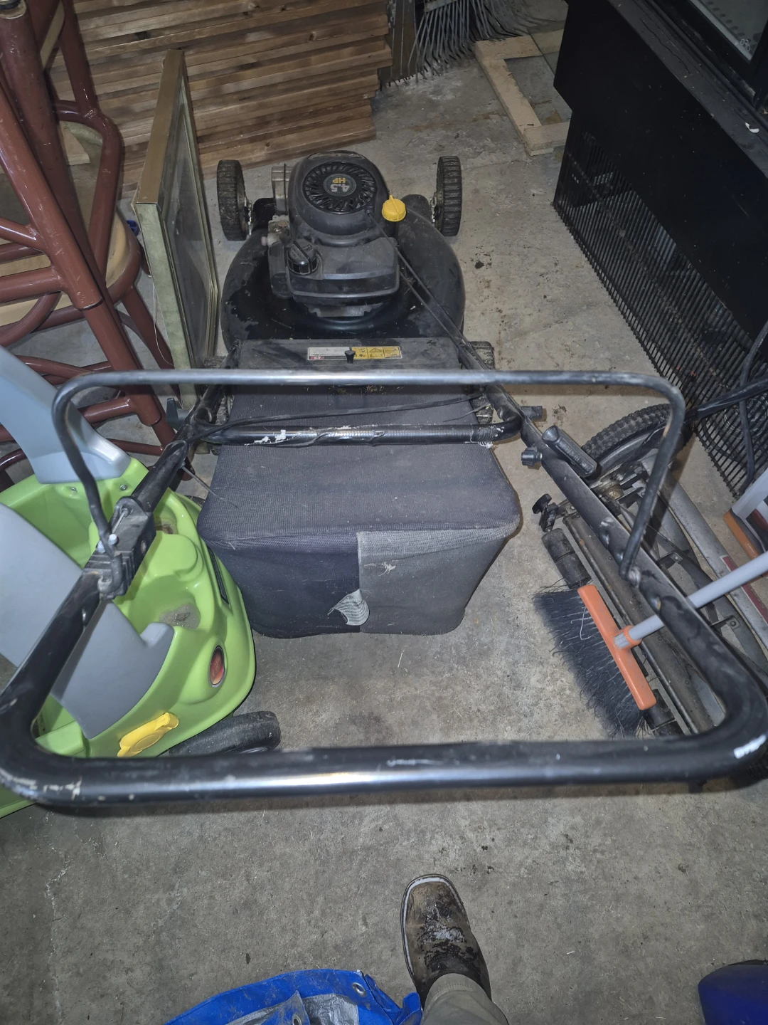 Yardworks Push Mower with Bag - photo 2