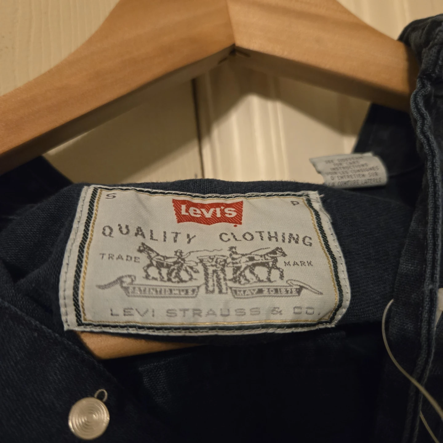 Levi's Dark Wash Denim Shirt 🏆 - photo 4