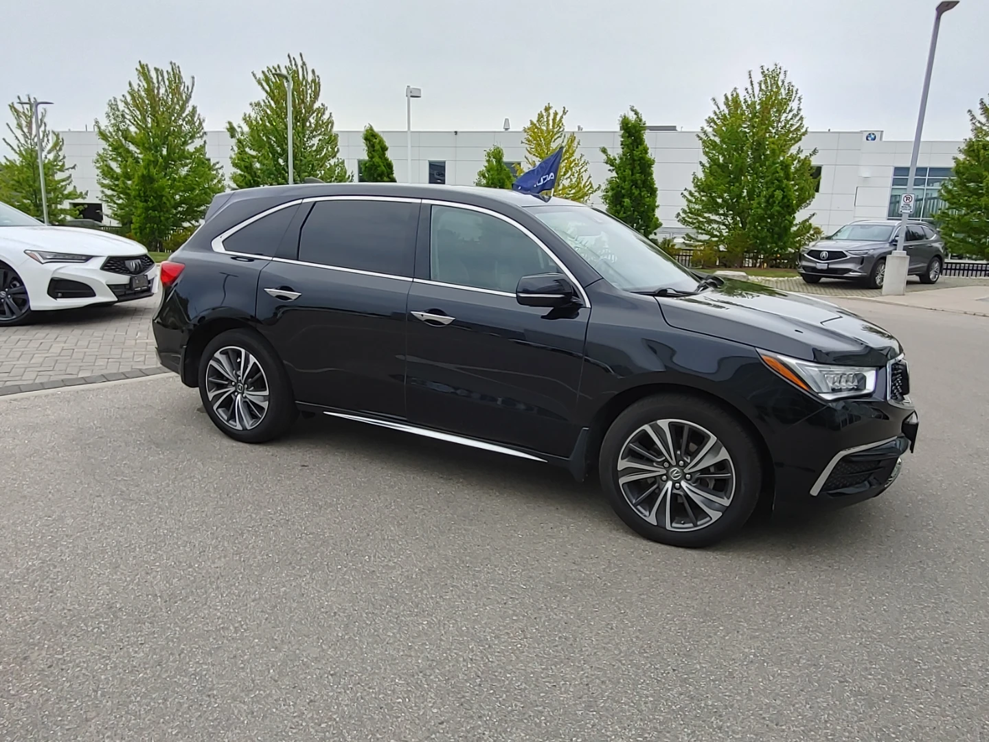 Black Acura MDX SUV - photo 2