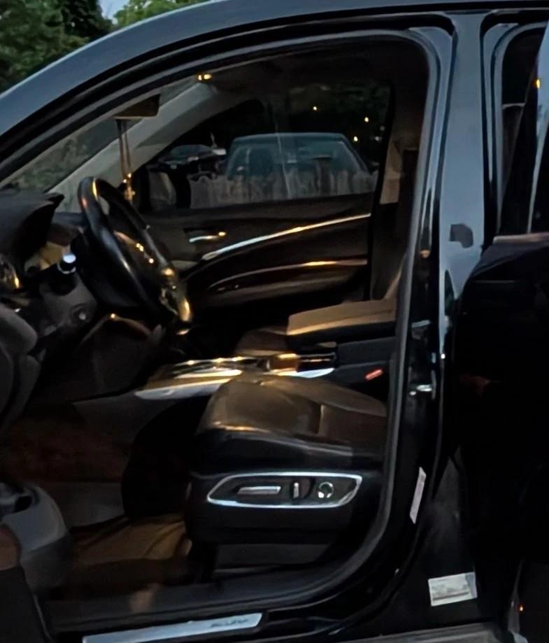 Black Acura MDX SUV - photo 4