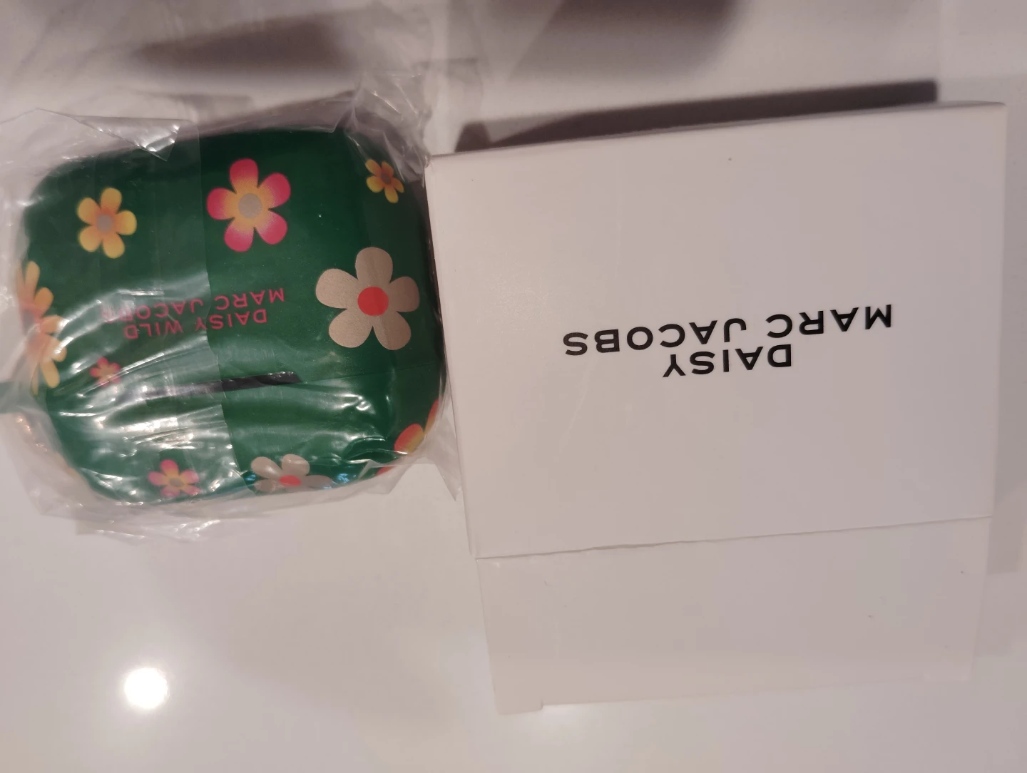 Marc Jacobs Daisy Wild AirPods Case