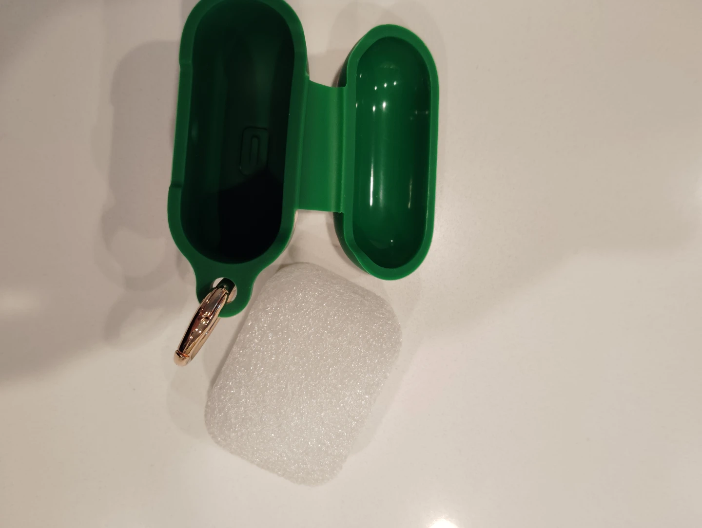 Marc Jacobs Daisy Wild AirPods Case - photo 3
