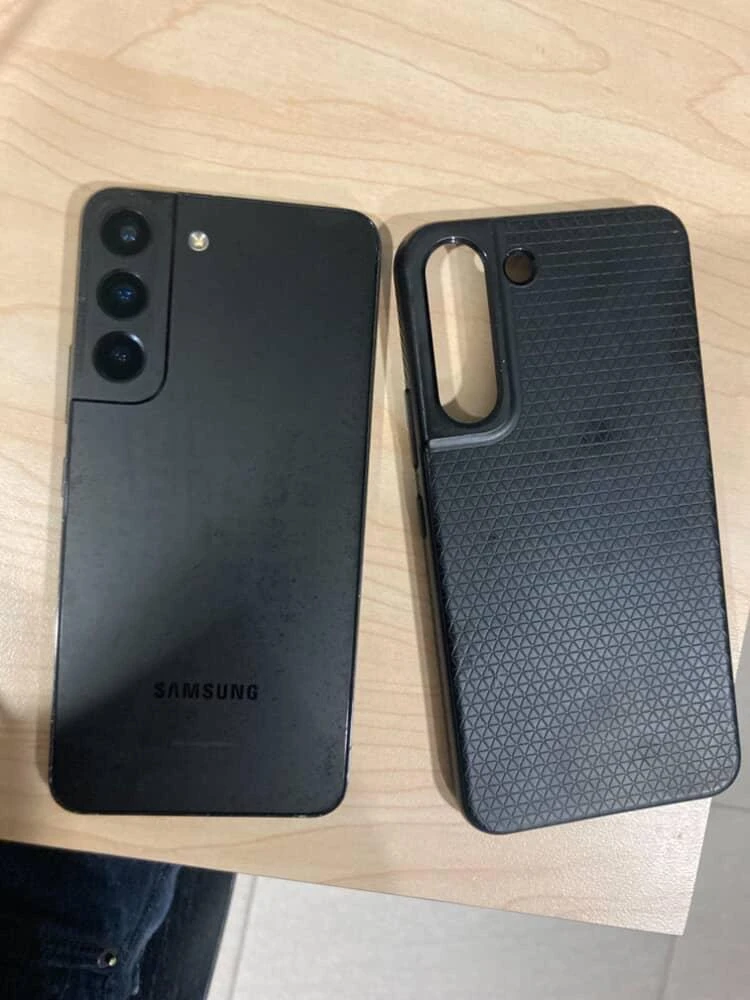 Samsung Galaxy S22 Smartphone with Case PLZ READ DESCRIPTION - photo 3