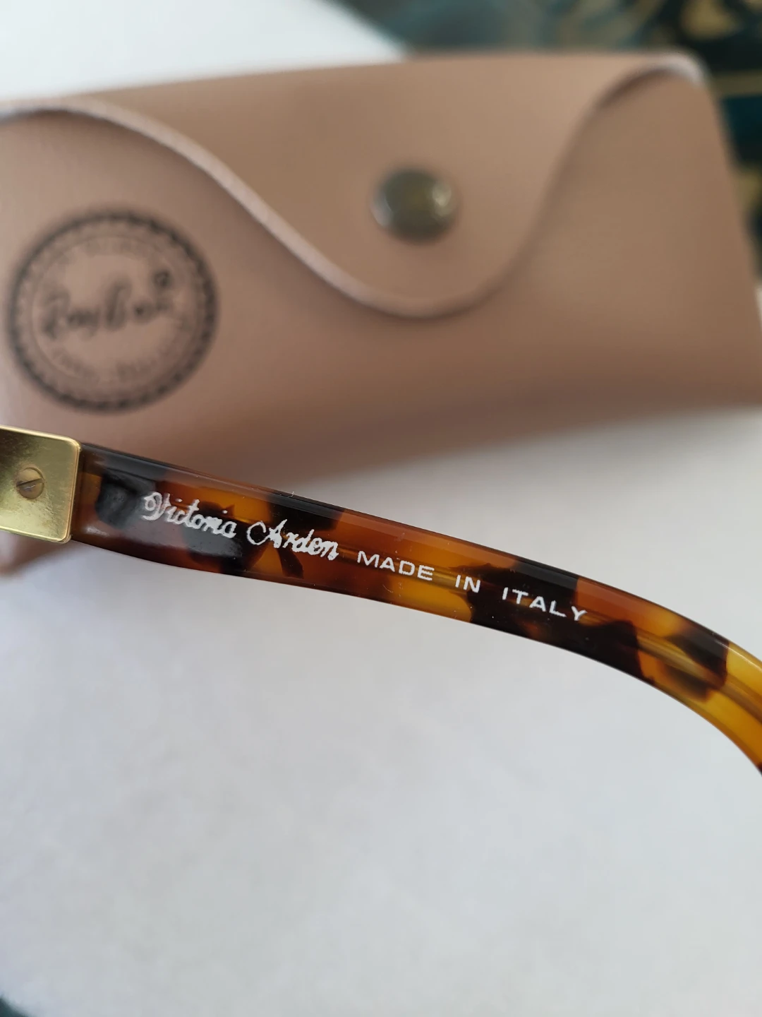 Victoria Arden Oval Sunglasses - photo 3