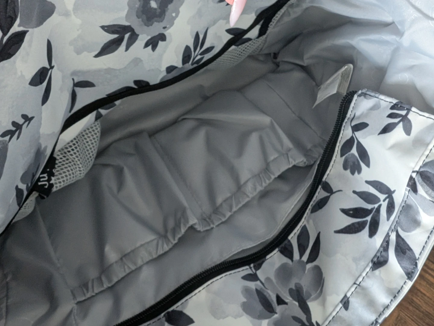 JuJuBe.Diaper Bag with Changing Pad - photo 4