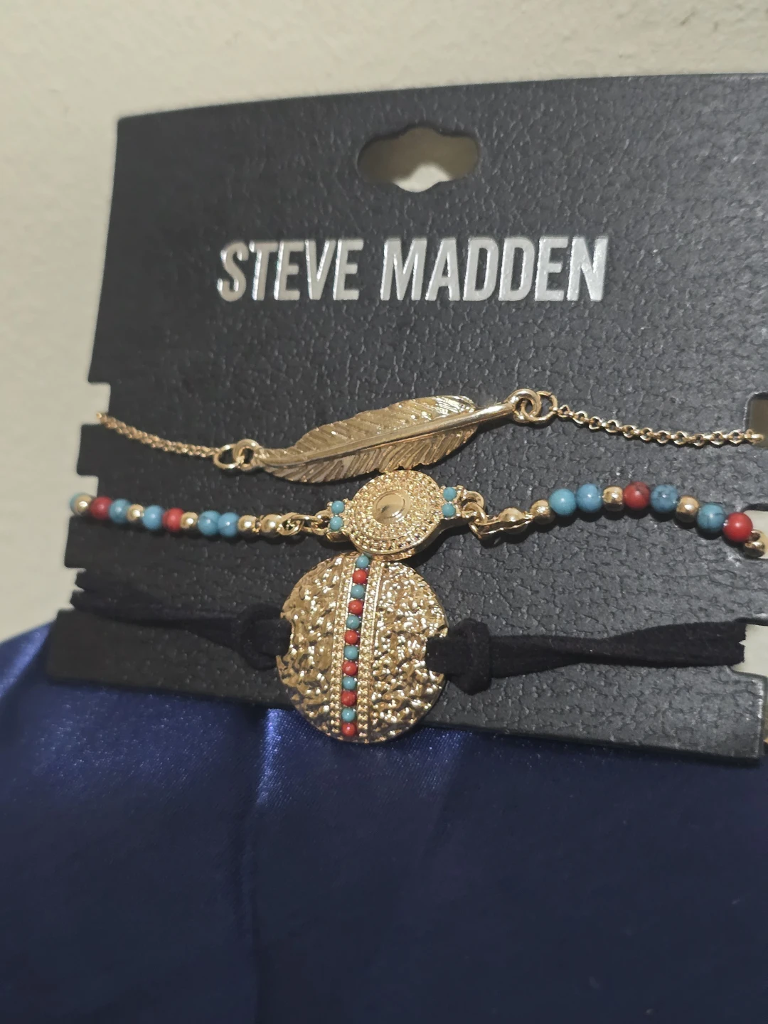 Steve Madden Set of 3 Beaded Bracelets Gold Feather Charm - photo 3