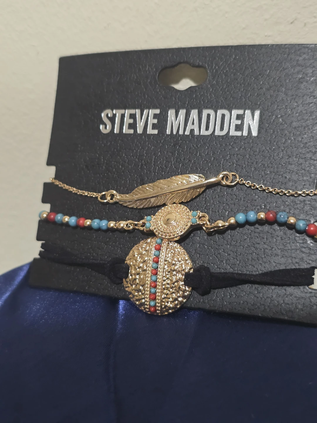 Steve Madden Set of 3 Beaded Bracelets Gold Feather Charm - photo 4