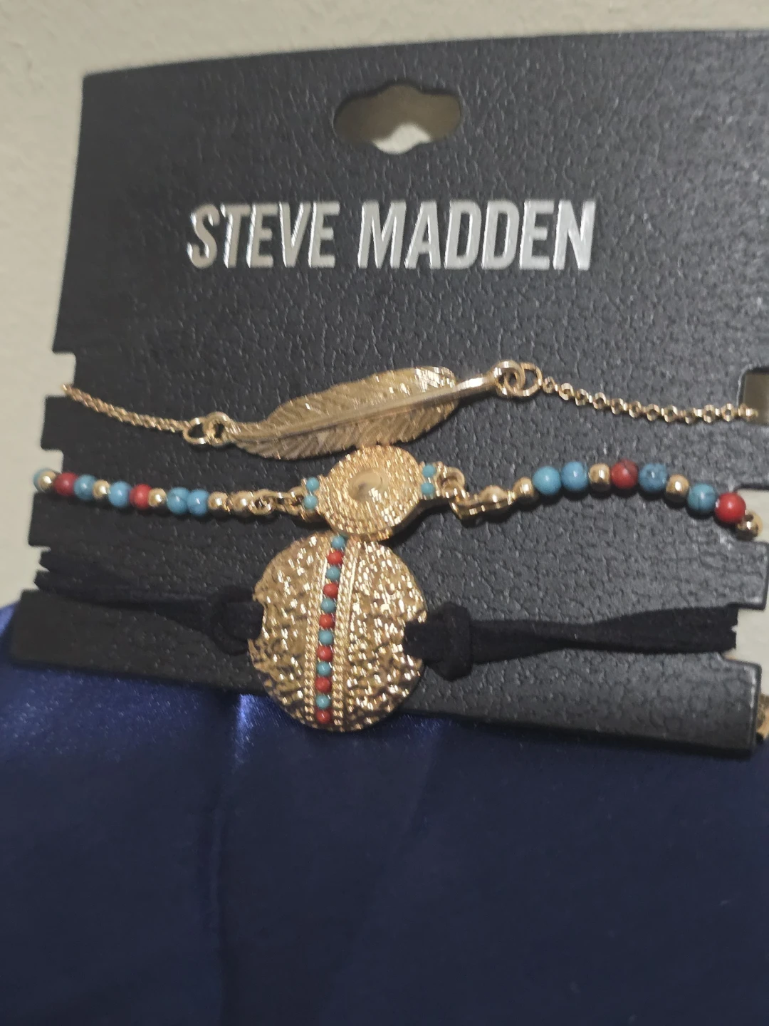 Steve Madden Set of 3 Beaded Bracelets Gold Feather Charm - photo 5