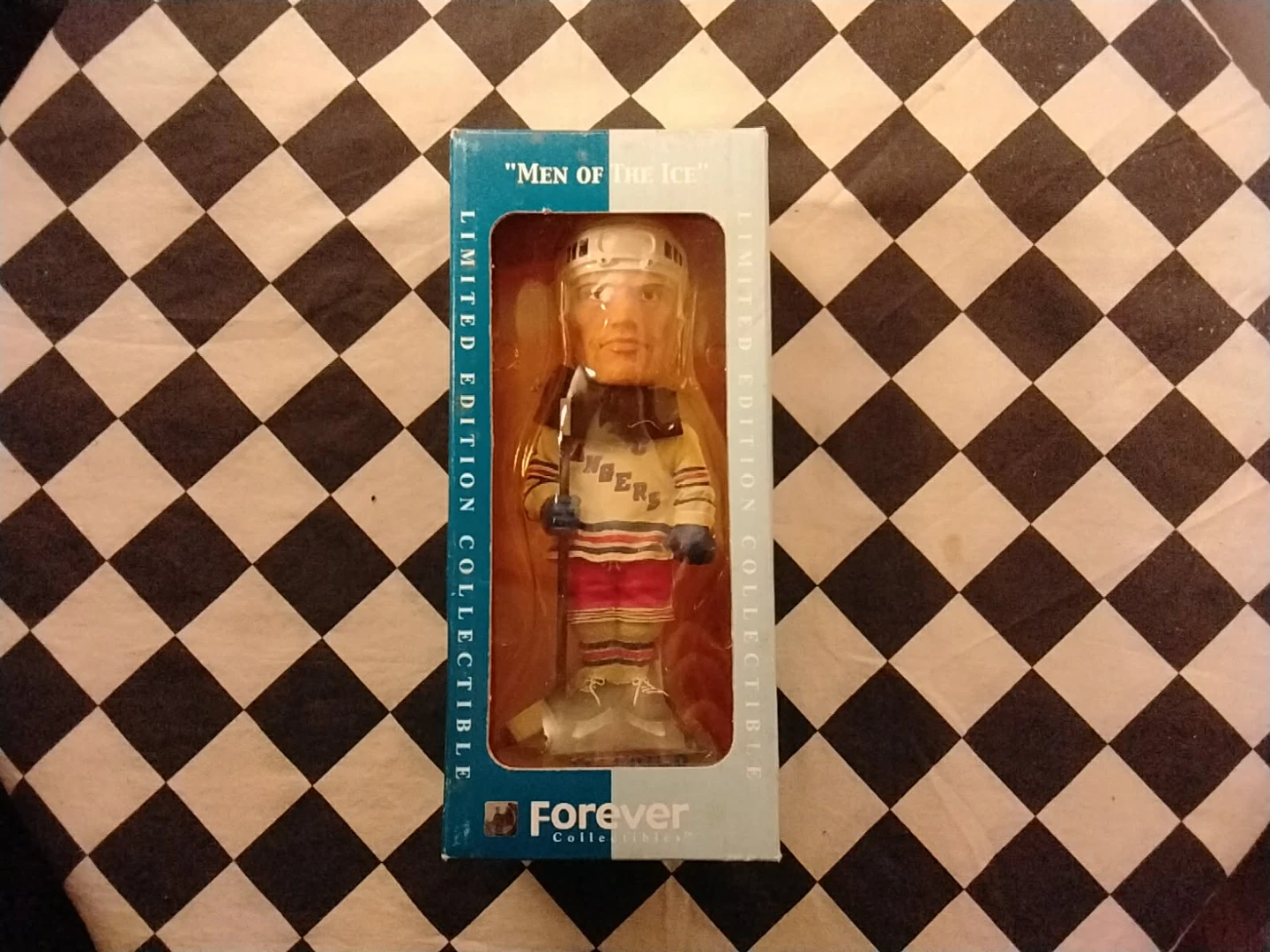 Forever Collectibles "Men of the Ice" Limited Edition Bobblehead - photo 2