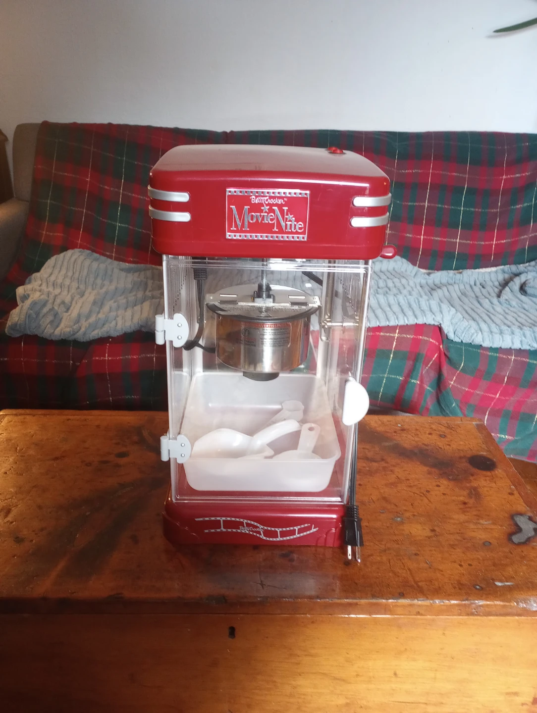 Popcorn maker