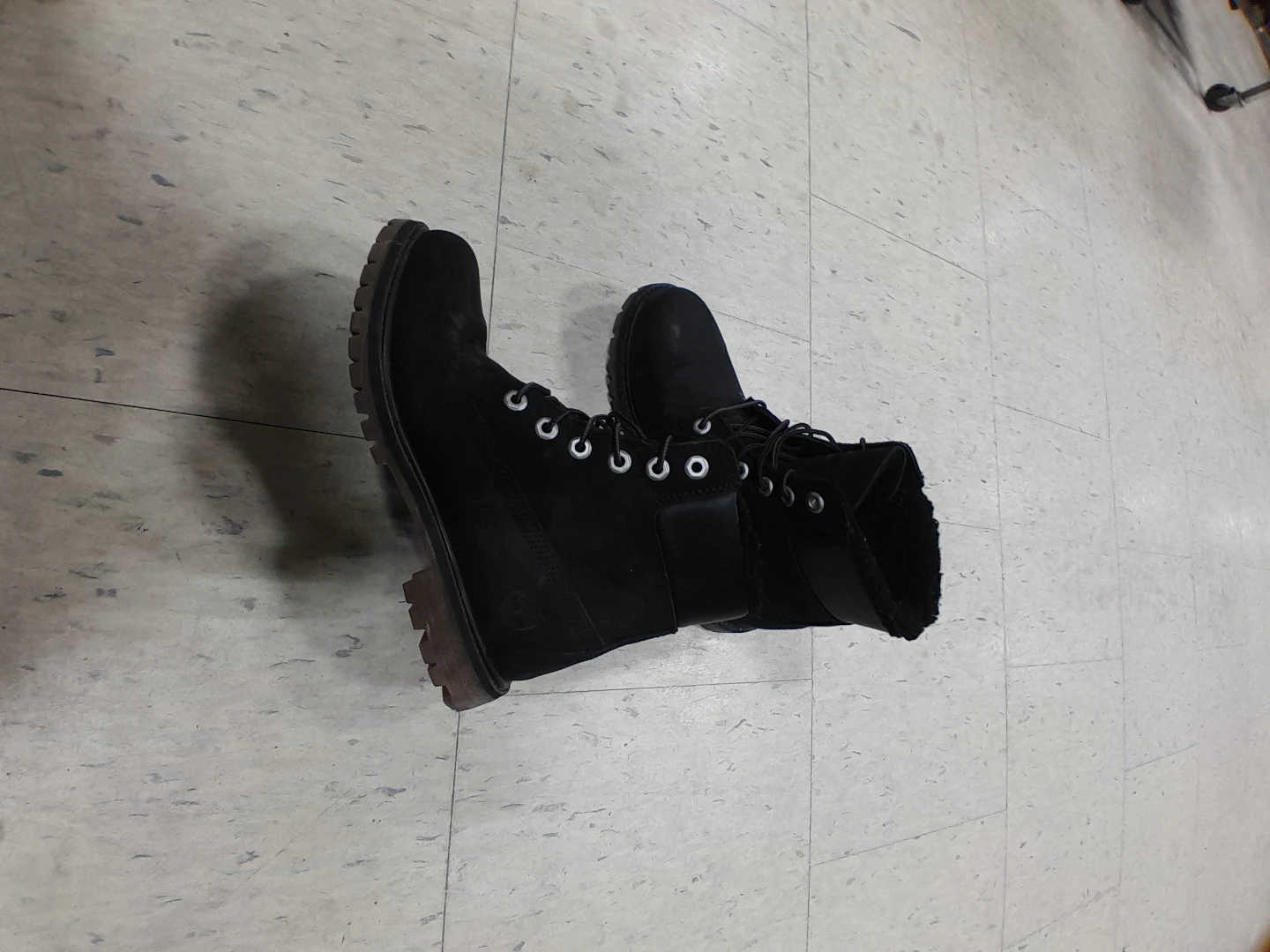 Timberland Black Suede Fur Lined Boots Women's Size 7 - photo 3