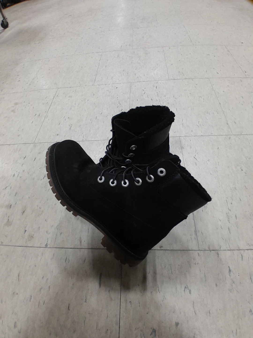 Timberland Black Suede Fur Lined Boots Women's Size 7 - photo 5