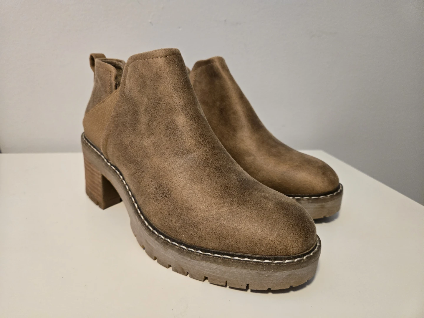 Crown Vintage Brown Suede Chelsea Boots