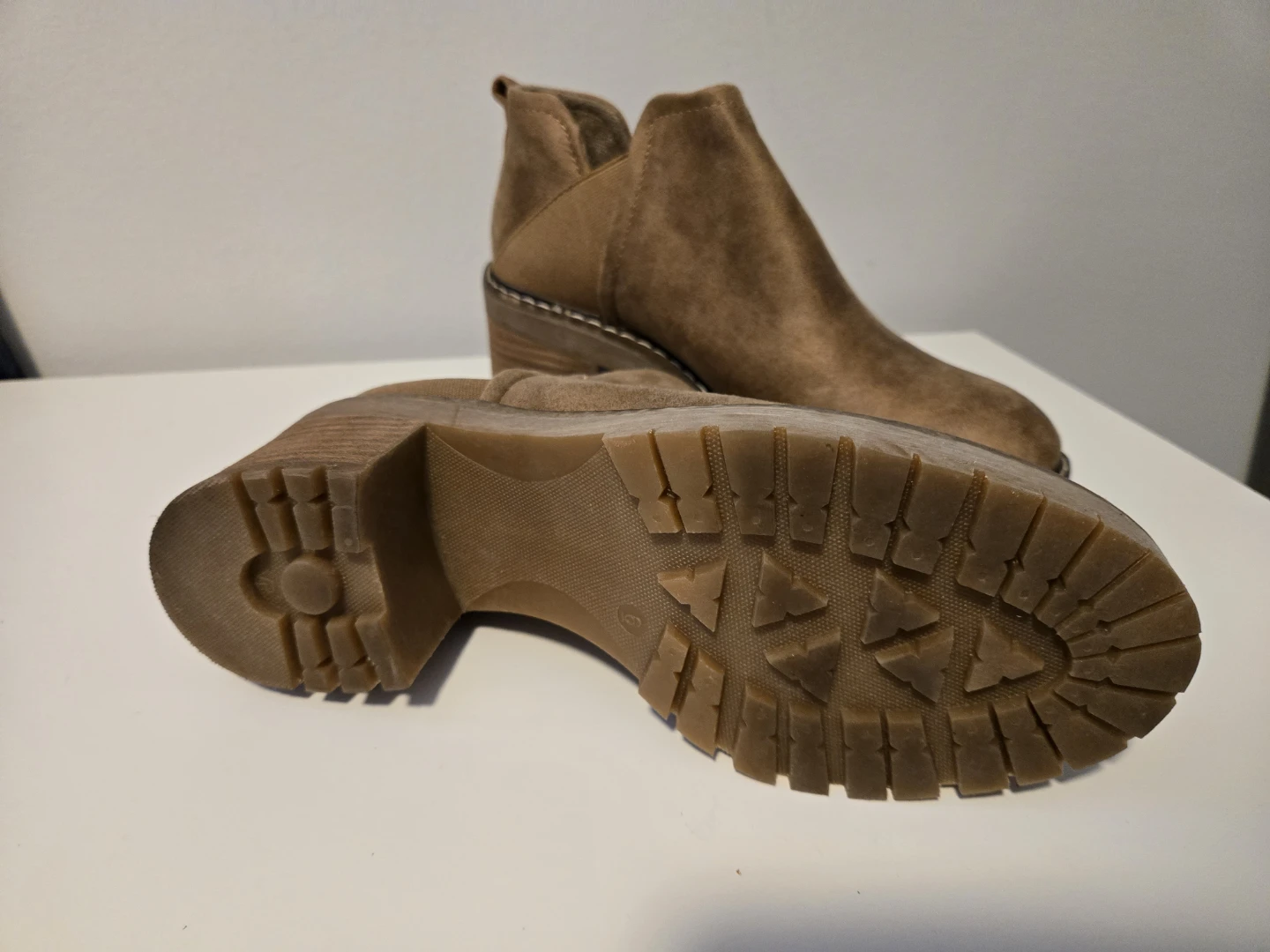 Crown Vintage Brown Suede Chelsea Boots - photo 2