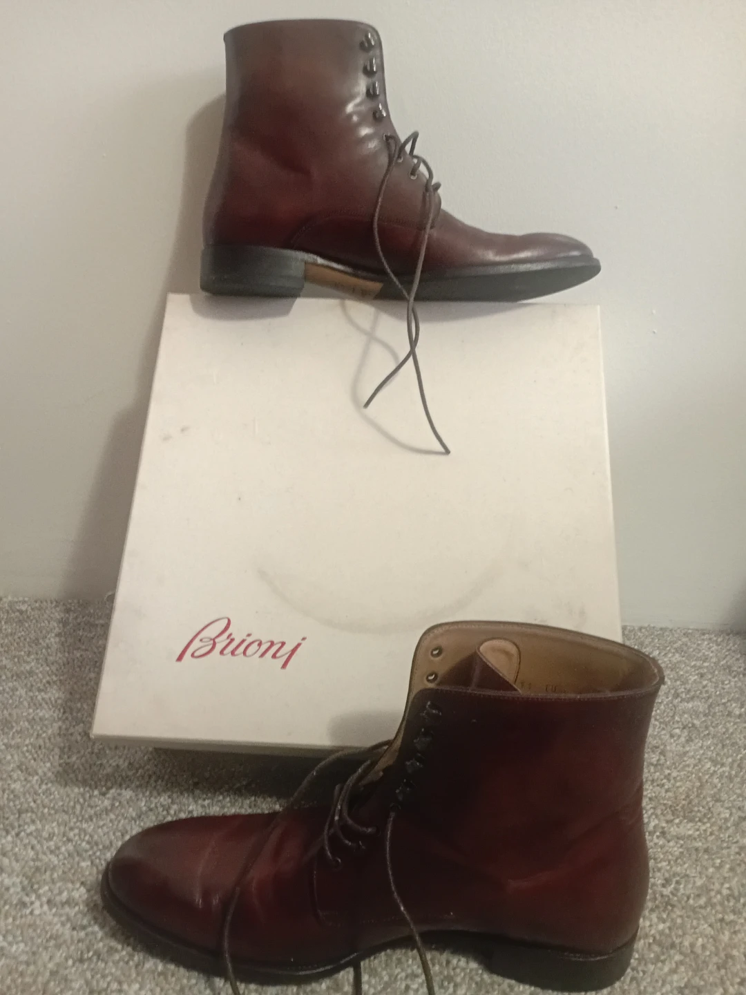 Brand new Brioni Men's Leather Lace-Up Boots - Burgundy