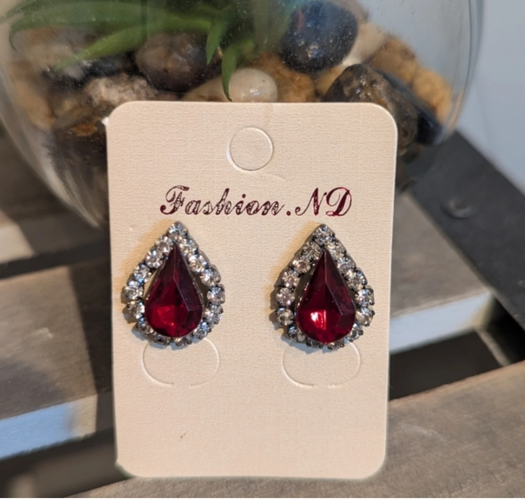 Fashion.ND Red Teardrop Earrings