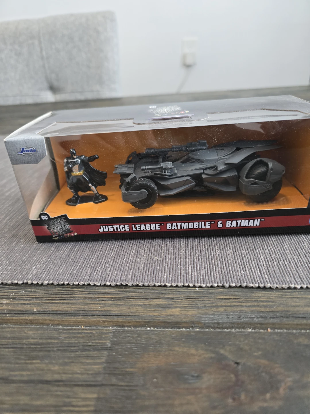 Jada Justice League Batmobile & Batman Die-Cast