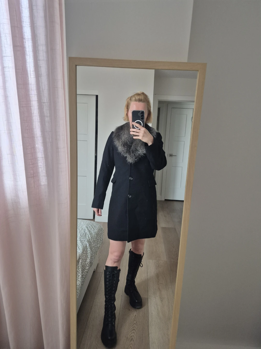 Elegant black wool-blend coat