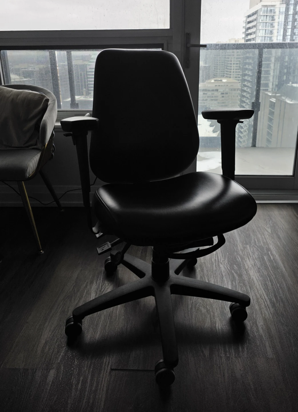 Ergocentric Office Chair - Black leather - photo 2