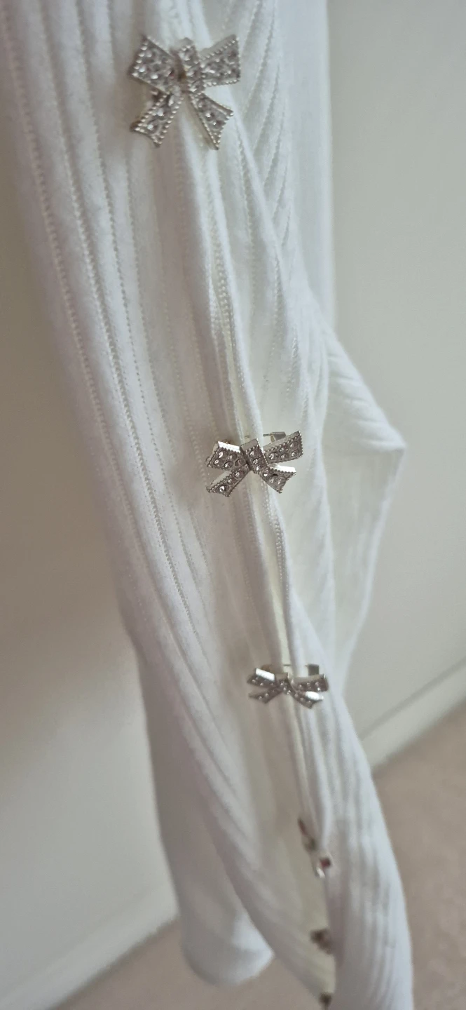 Ladies  new white sweater  with  tags - photo 2