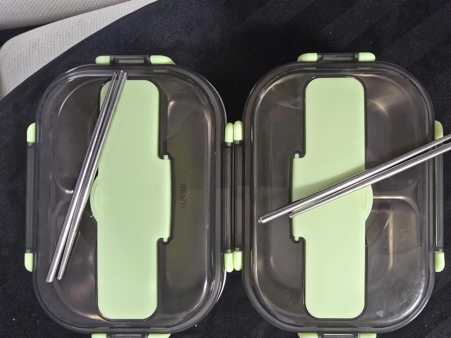 Heidouse 3 Compartments Stainless Steel Lunch Box with Cutlery - photo 2