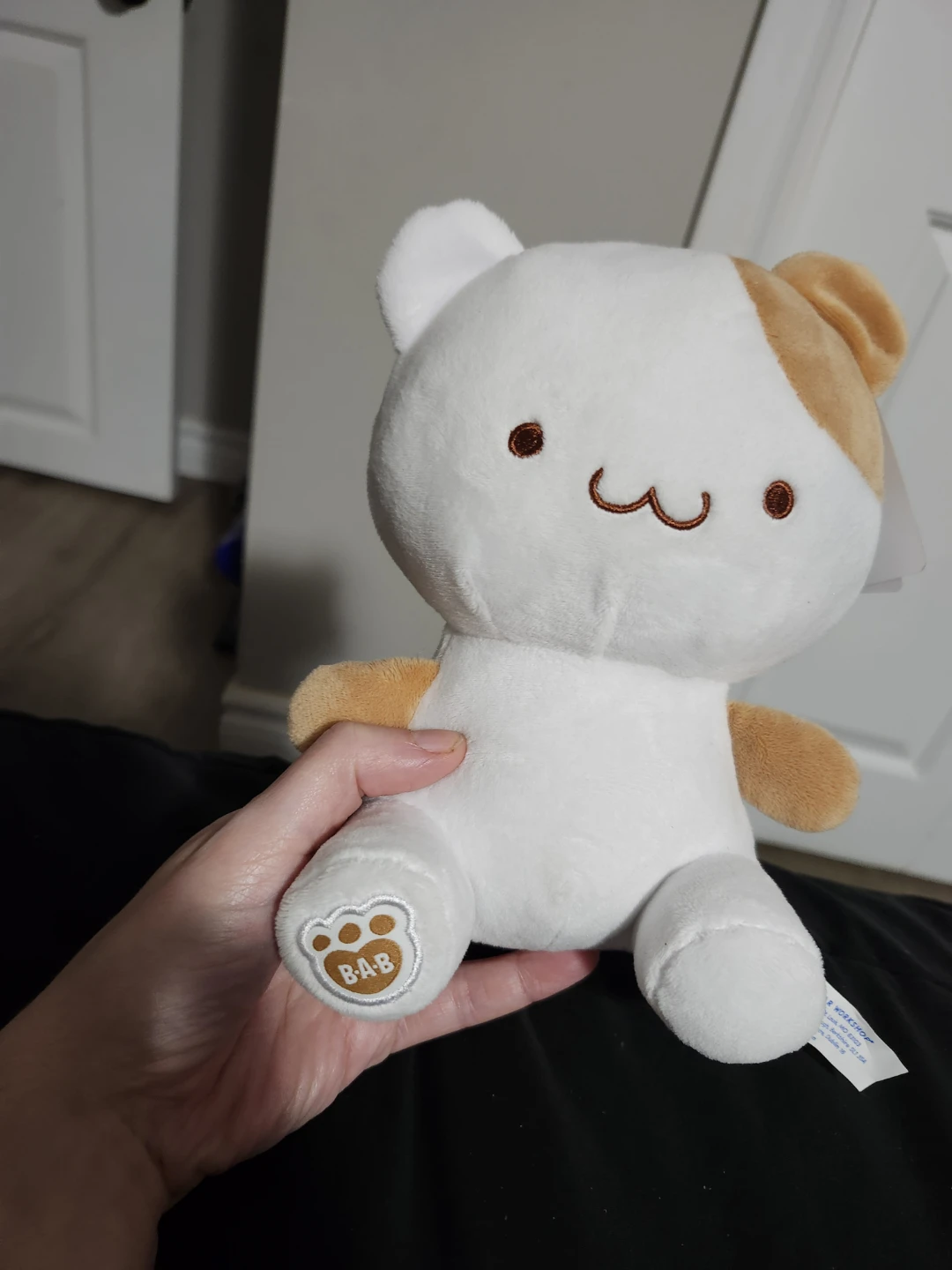 $25 BAB Hello kitty muffin plush 5"