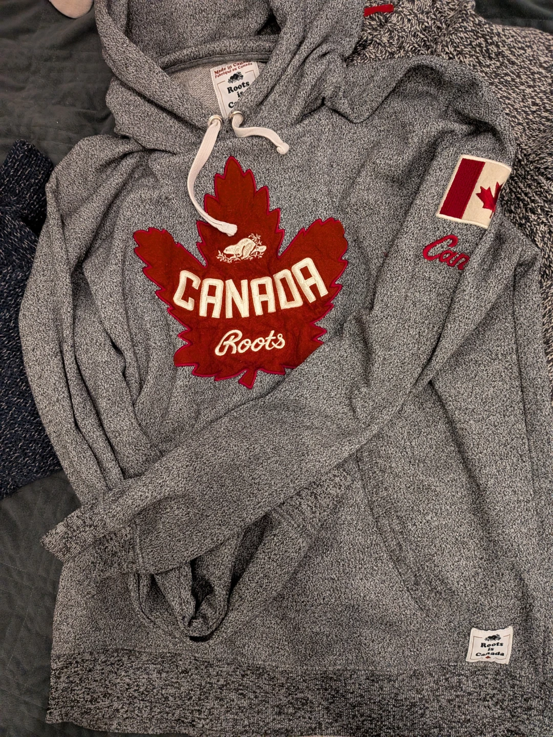 Roots Canada Sweaters and Hoodies (3 items) - photo 2