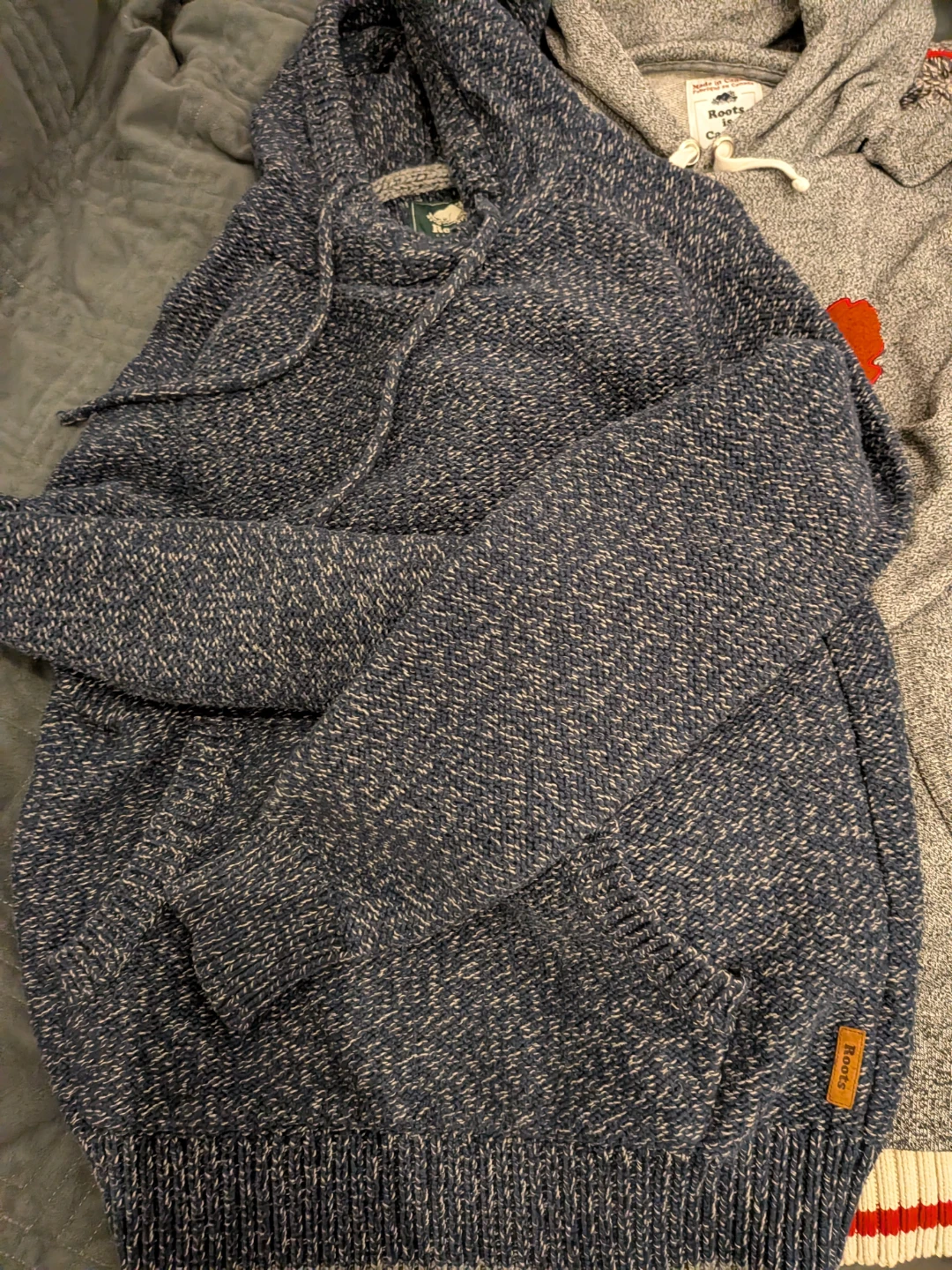 Roots Canada Sweaters and Hoodies (3 items) - photo 3