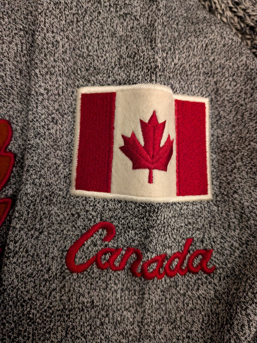 Roots Canada Sweaters and Hoodies (3 items) - photo 5