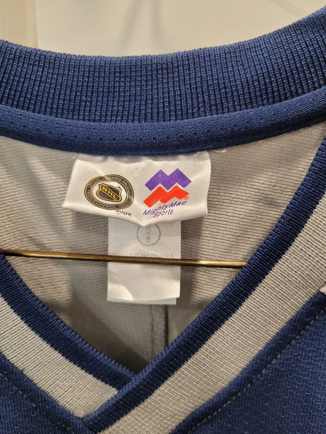 Vancouver Canucks Youth Jersey - photo 2