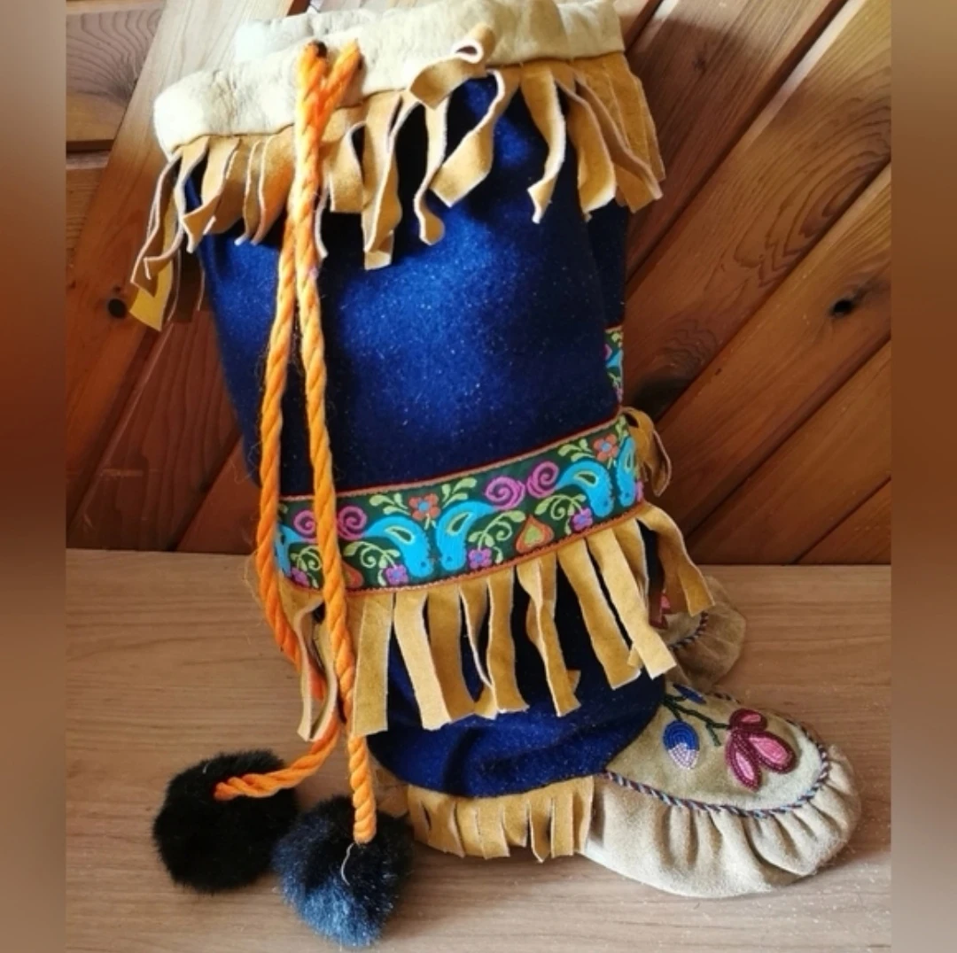 Vintage Beaded Moccasins - photo 3