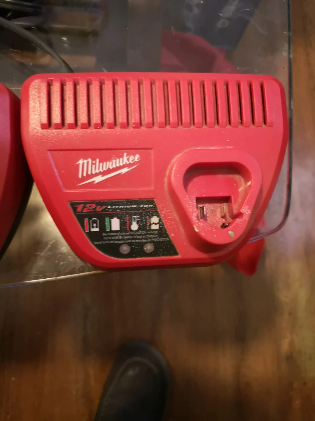 Milwaukee M12 Battery Chargers (2) - photo 3