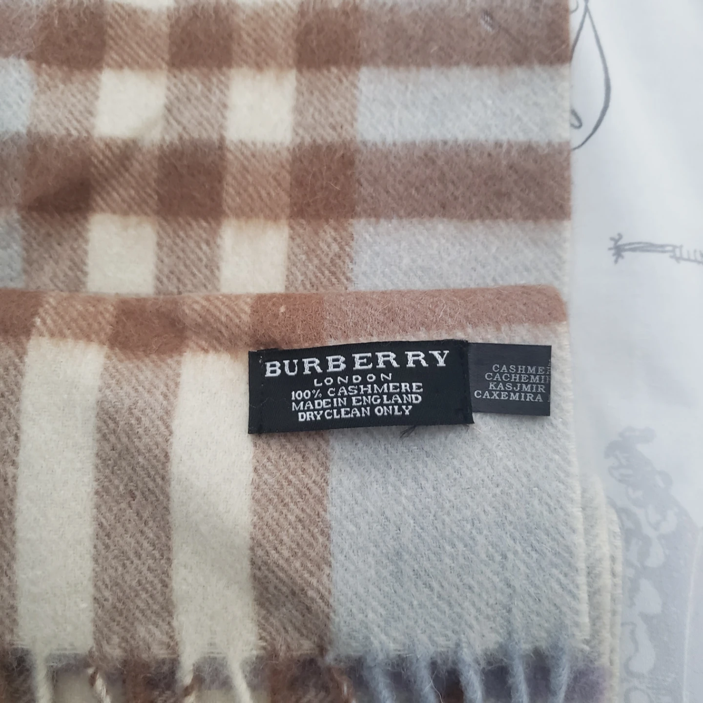 Burberry London 100% Cashmere Scarf - photo 2