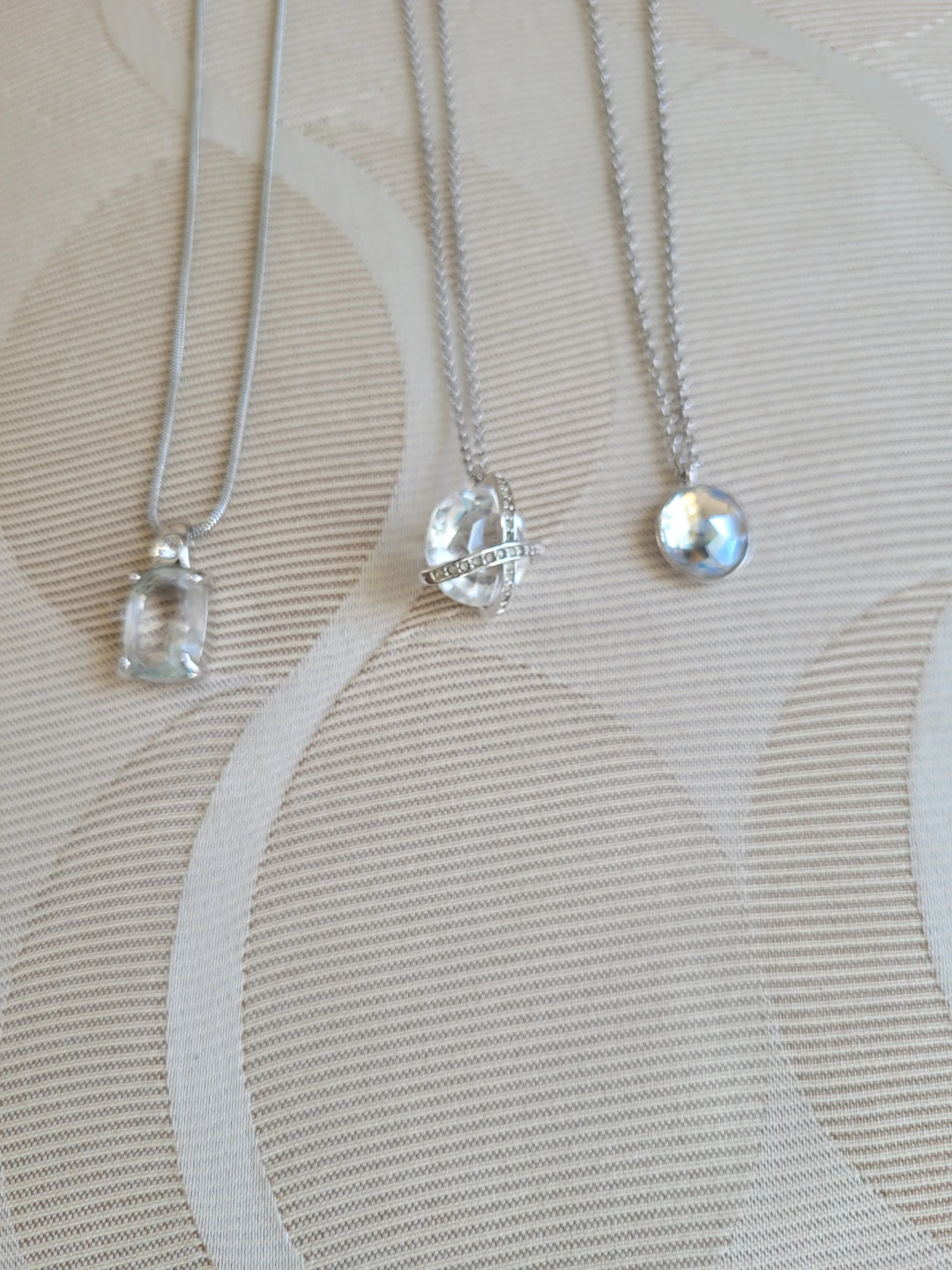 3 Authentic Swarovski pendant Necklaces - photo 2